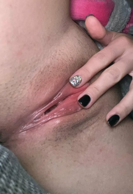 Naakte gelekte OnlyFans-foto van Buczku Lili