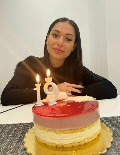 Naakte gelekte OnlyFans-foto van Buczku Lili
