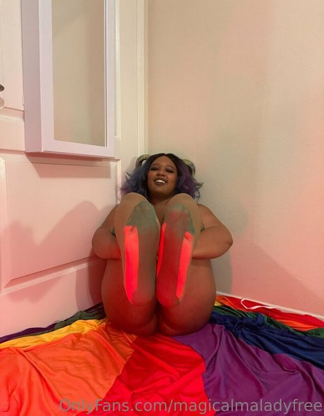 Naakte gelekte OnlyFans-foto van Magicalmaladyfree