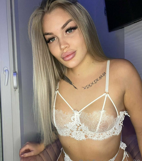 Naakte gelekte OnlyFans-foto van Lizu20