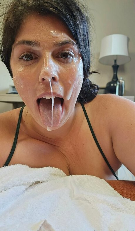 Naakte gelekte OnlyFans-foto van Glazedgirl