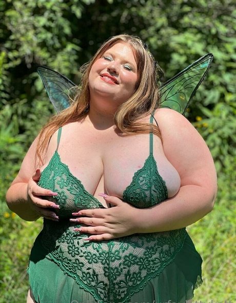 Naakte gelekte OnlyFans-foto van Urfavkittykatt