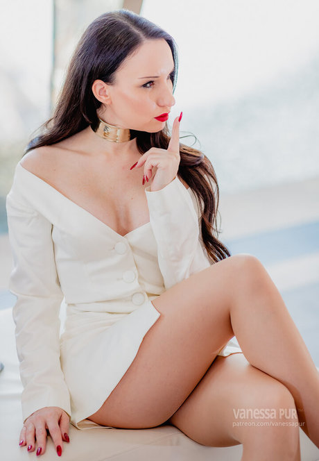 Naakte gelekte OnlyFans-foto van Vanessa Pur