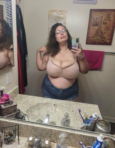Naakte gelekte OnlyFans-foto van Astridrose22