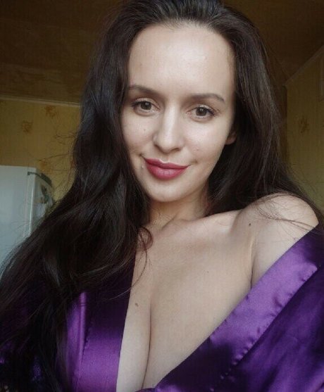 Naakte gelekte OnlyFans-foto van Eeemilyyy