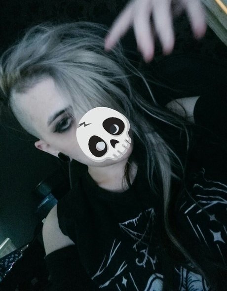 Naakte gelekte OnlyFans-foto van Kiwo