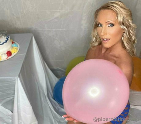 Naakte gelekte OnlyFans-foto van Piperplatinumvip