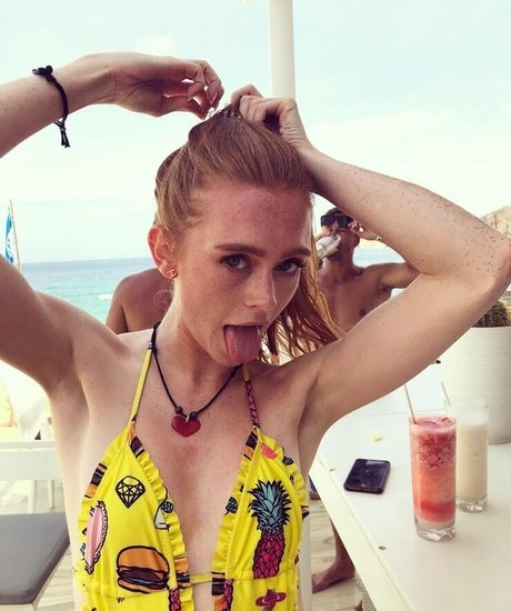 Naakte gelekte OnlyFans-foto van Holly Hicks