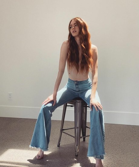 Naakte gelekte OnlyFans-foto van Holly Hicks