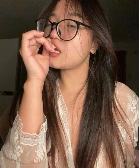 Naakte gelekte OnlyFans-foto van Thanyananbow