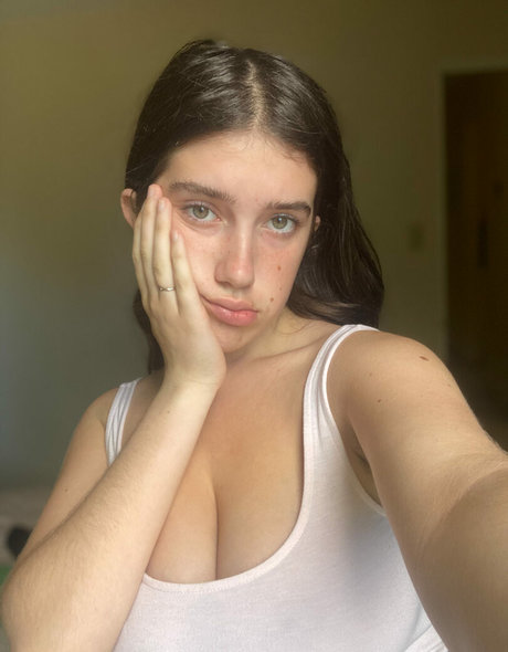 Itsmollyyyrose_again