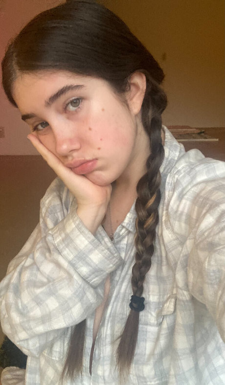 Itsmollyyyrose_again