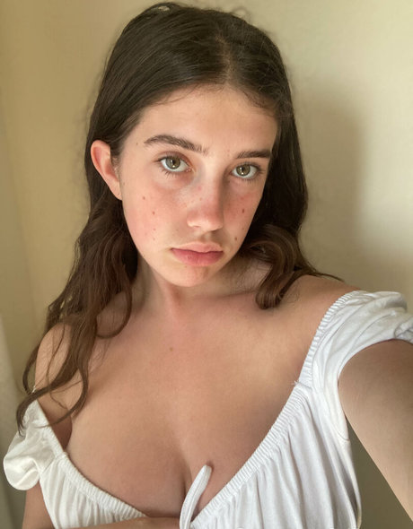 Itsmollyyyrose_again