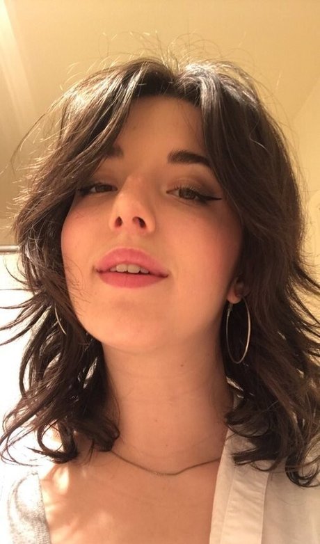 Naakte gelekte OnlyFans-foto van Slight Sounds Asmr