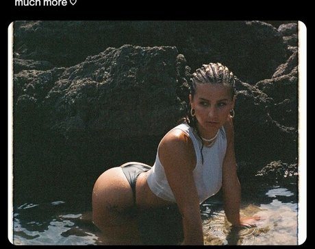 Naakte gelekte OnlyFans-foto van Annaare