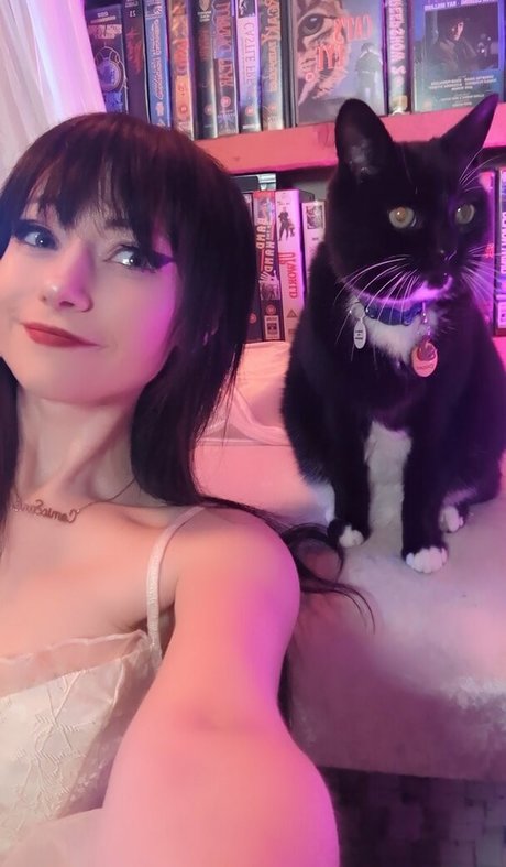 Naakte gelekte OnlyFans-foto van Yogscast Bouphe