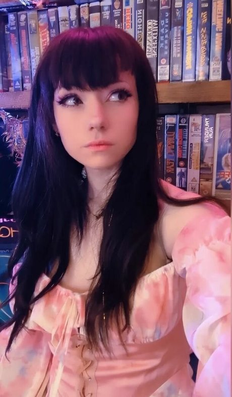 Naakte gelekte OnlyFans-foto van Yogscast Bouphe