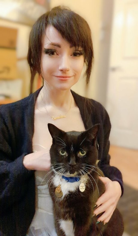 Naakte gelekte OnlyFans-foto van Yogscast Bouphe