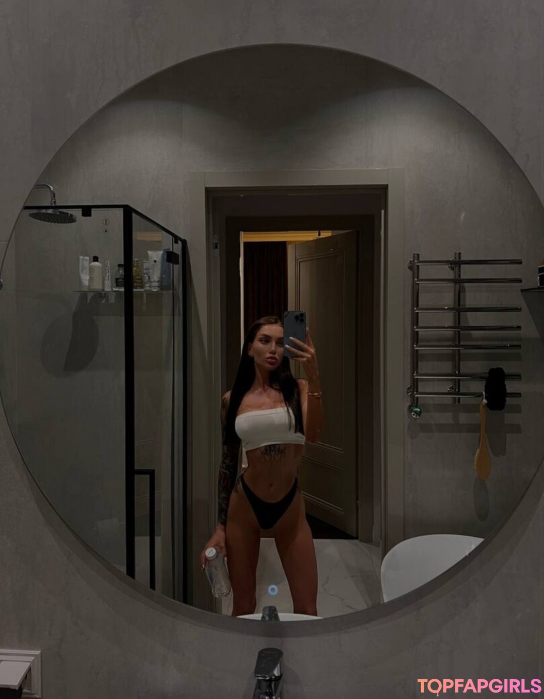 Naakte gelekte OnlyFans-foto van Nessa Orlova #1060