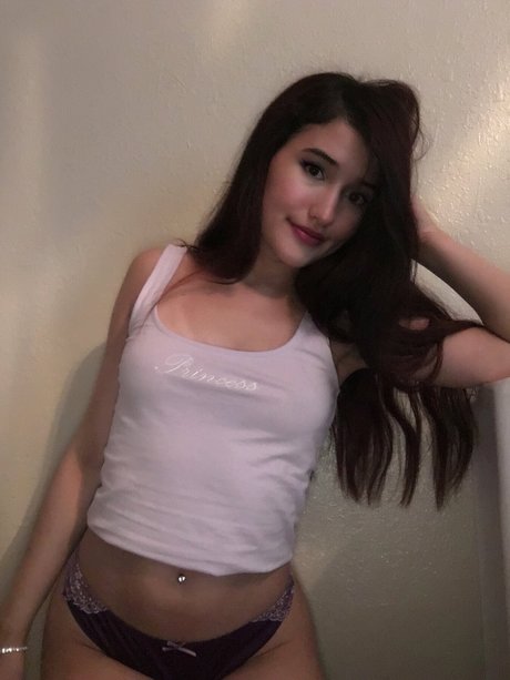 Naakte gelekte OnlyFans-foto van Lia Sext Me