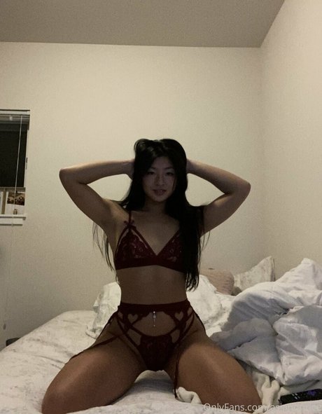 Naakte gelekte OnlyFans-foto van Asianonrice