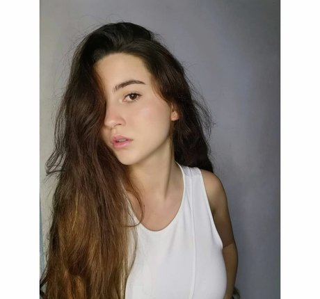Naakte gelekte OnlyFans-foto van Eva Batista