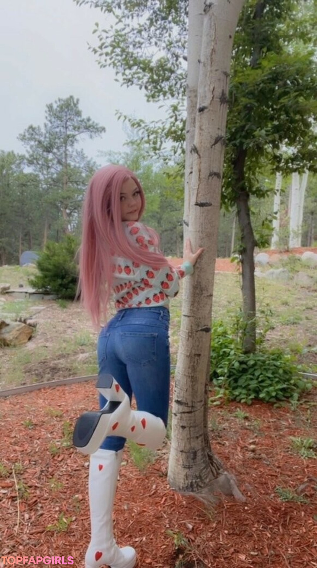 Naakte gelekte OnlyFans-foto van Strawbeariemilkk #1138