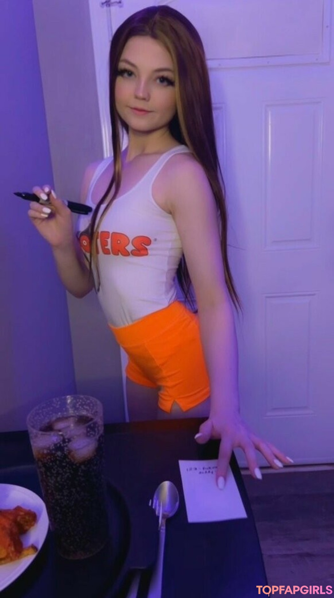 Naakte gelekte OnlyFans-foto van Strawbeariemilkk #1167