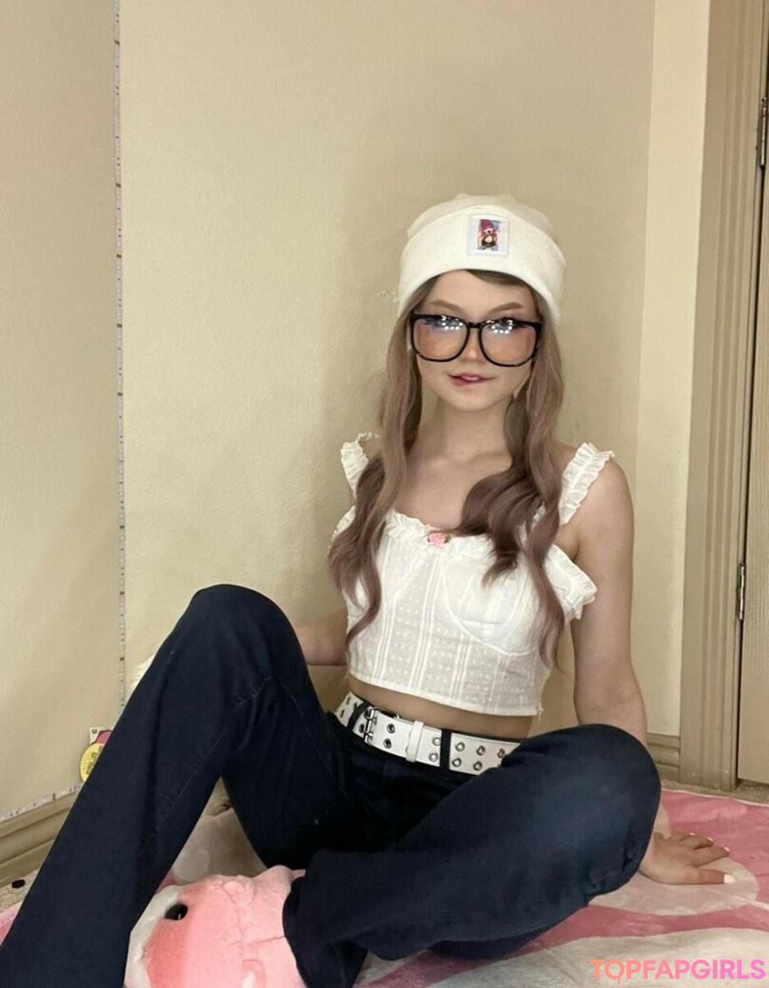Naakte gelekte OnlyFans-foto van Strawbeariemilkk #1362