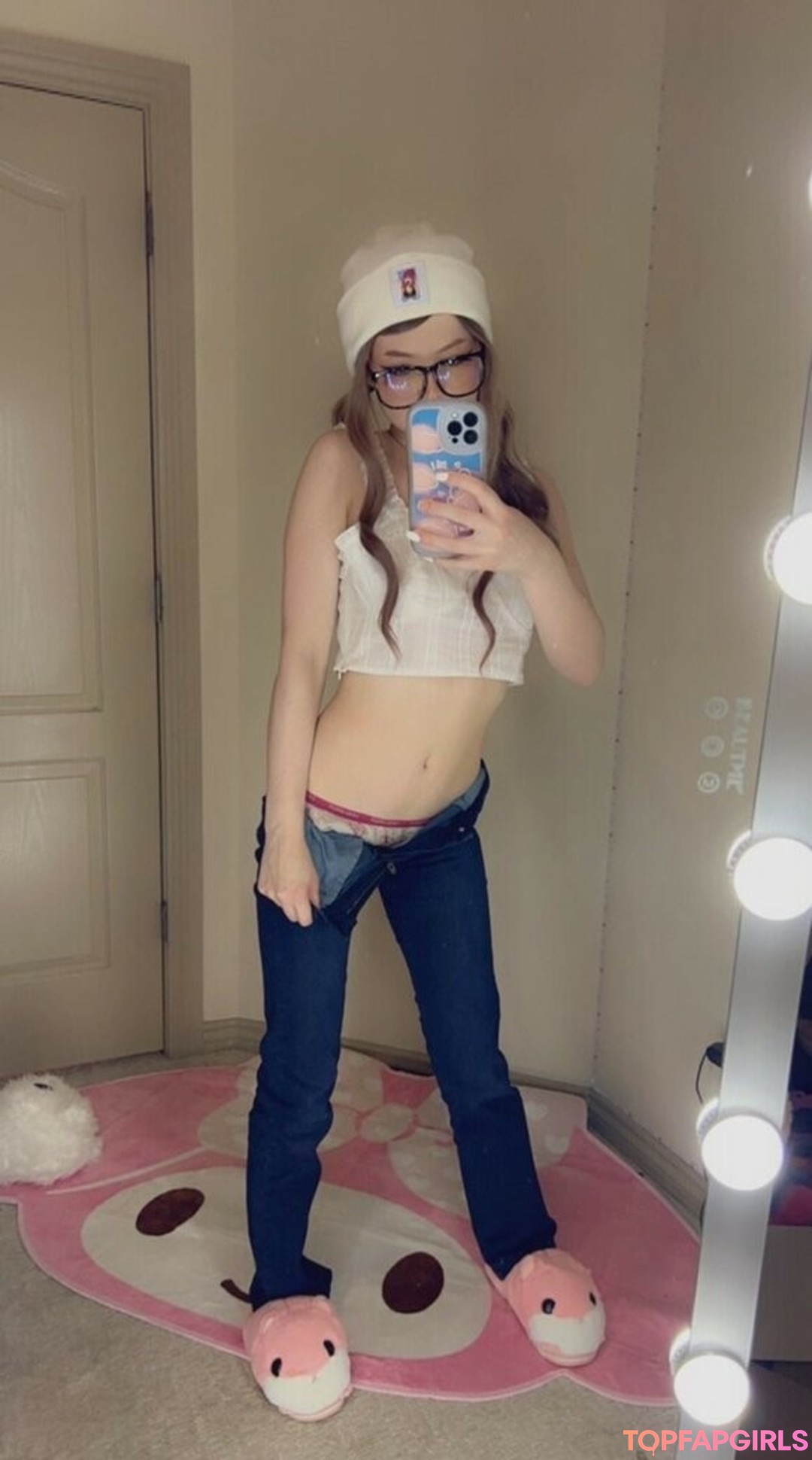 Naakte gelekte OnlyFans-foto van Strawbeariemilkk #1364