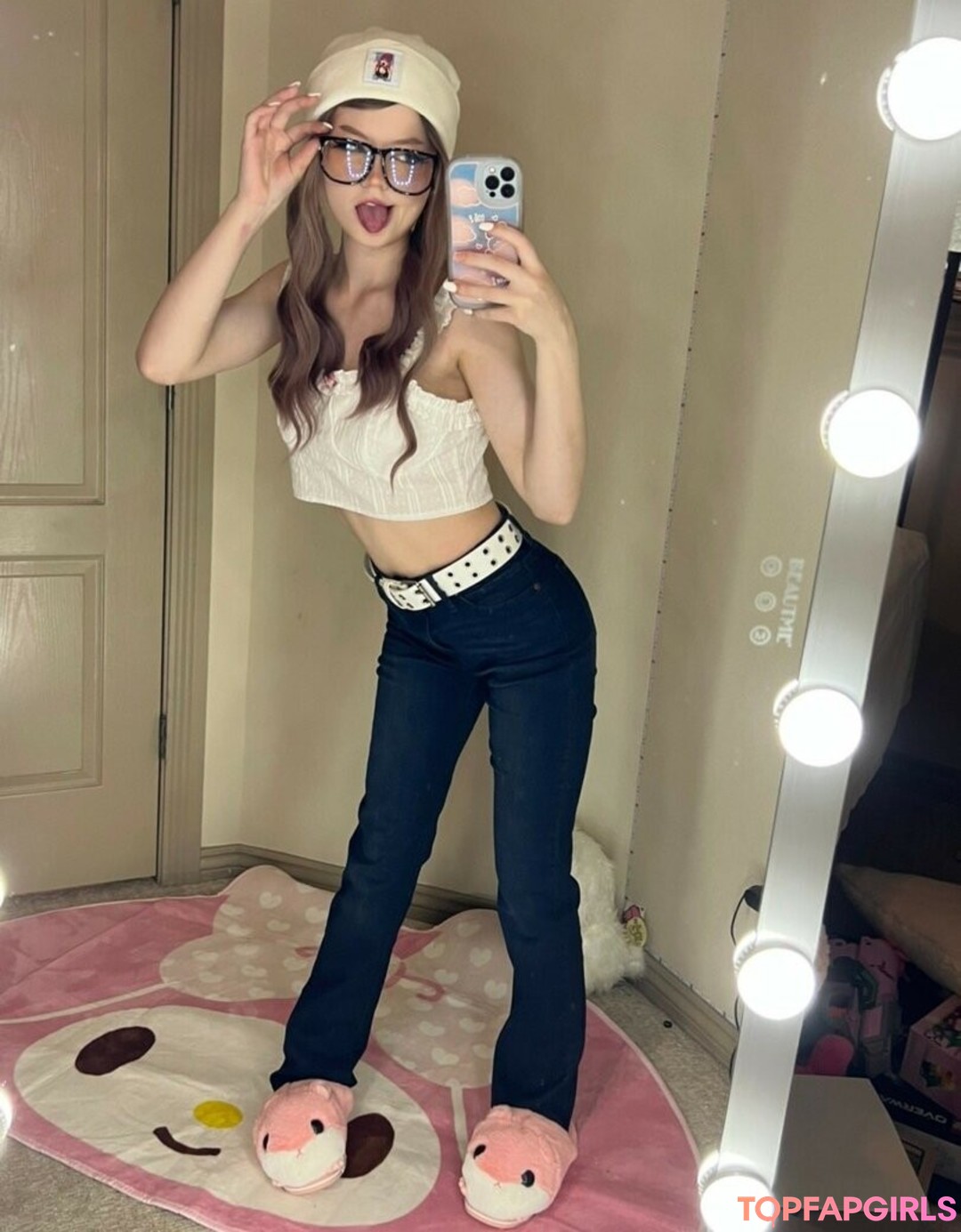 Naakte gelekte OnlyFans-foto van Strawbeariemilkk #1384