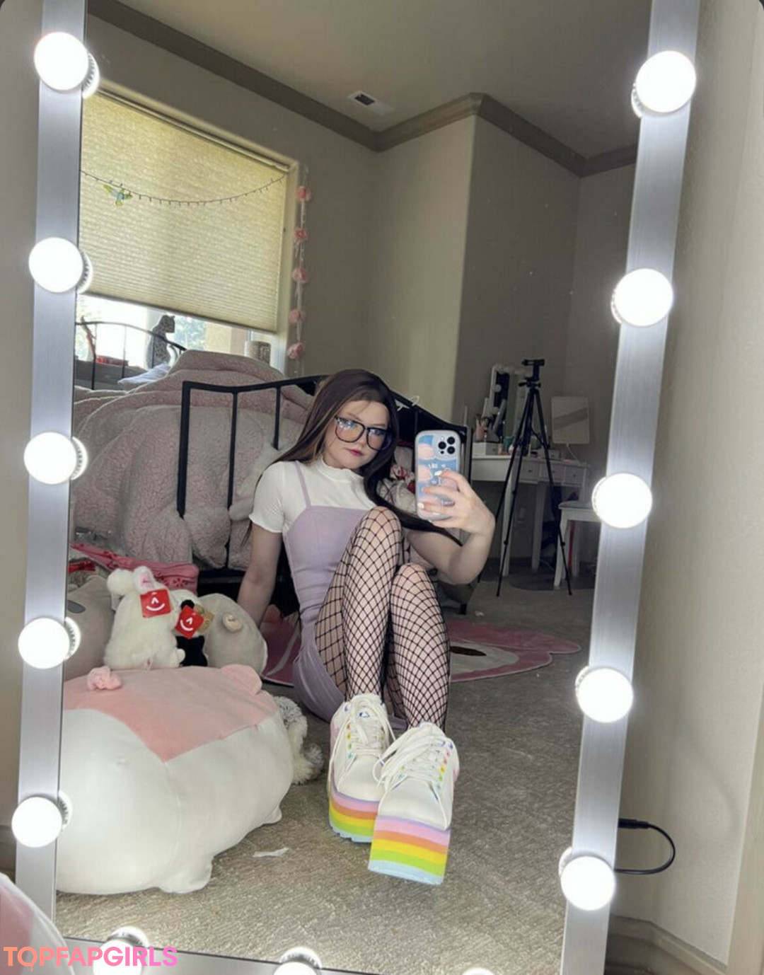 Naakte gelekte OnlyFans-foto van Strawbeariemilkk #1407