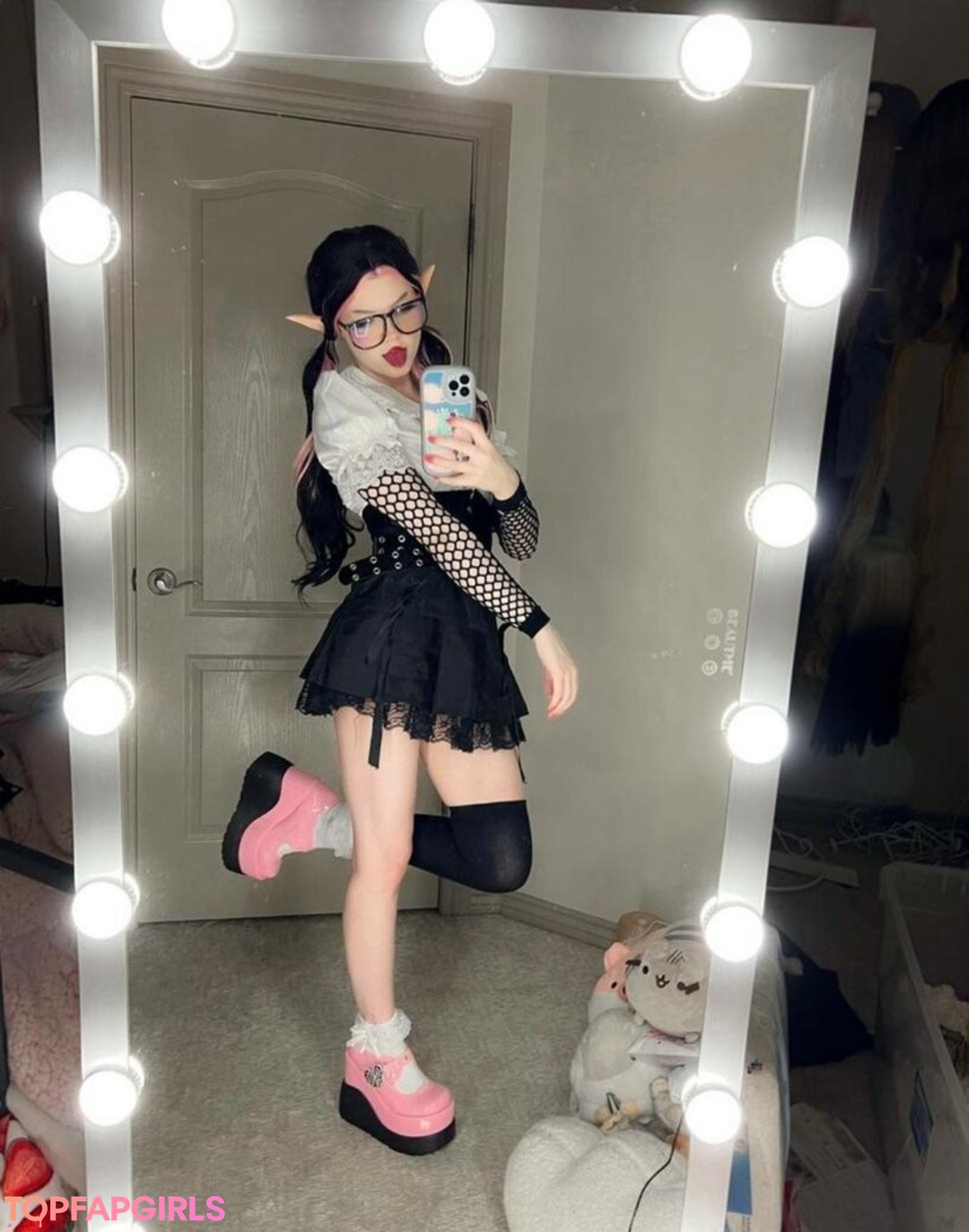 Naakte gelekte OnlyFans-foto van Strawbeariemilkk #1535