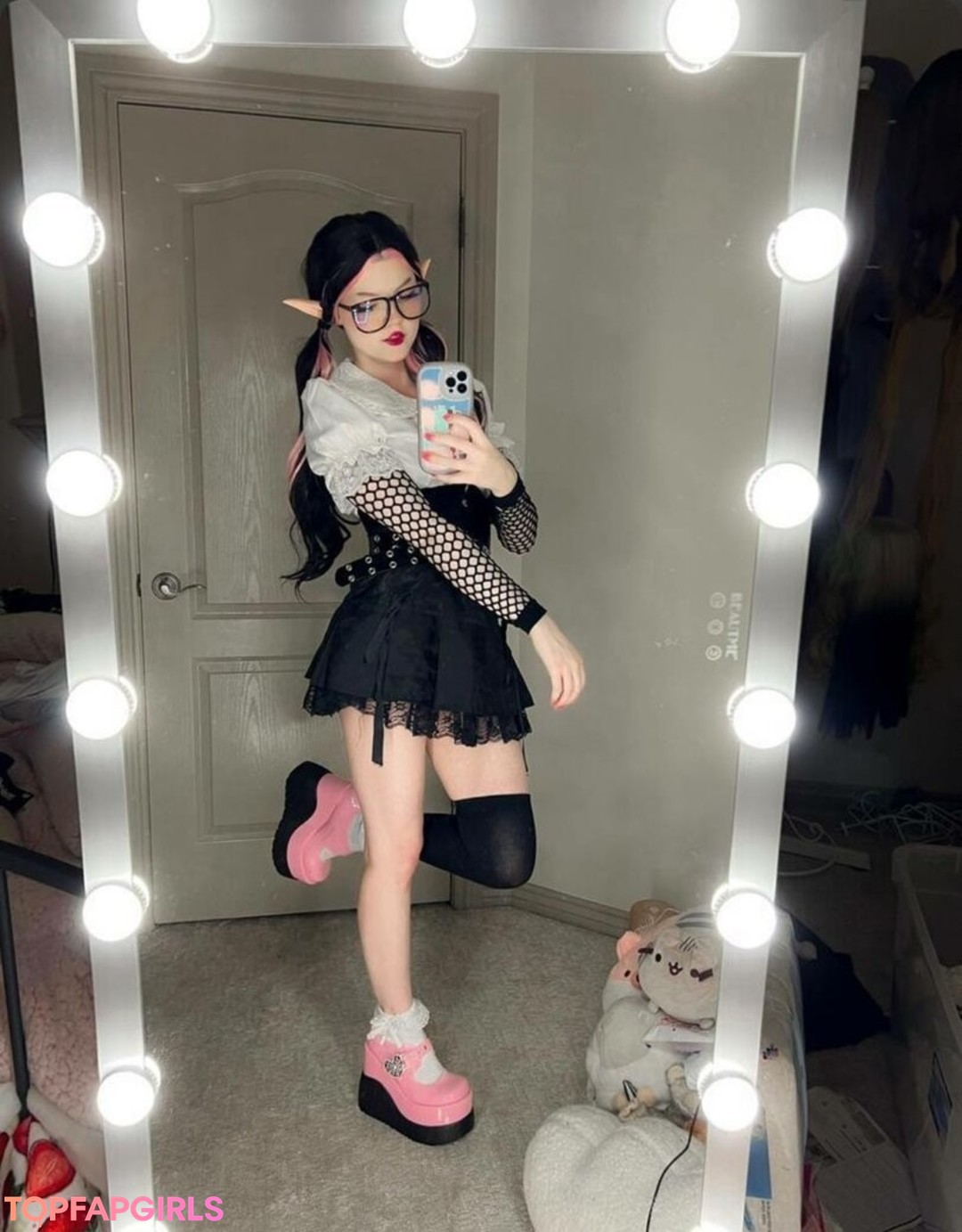 Naakte gelekte OnlyFans-foto van Strawbeariemilkk #1550