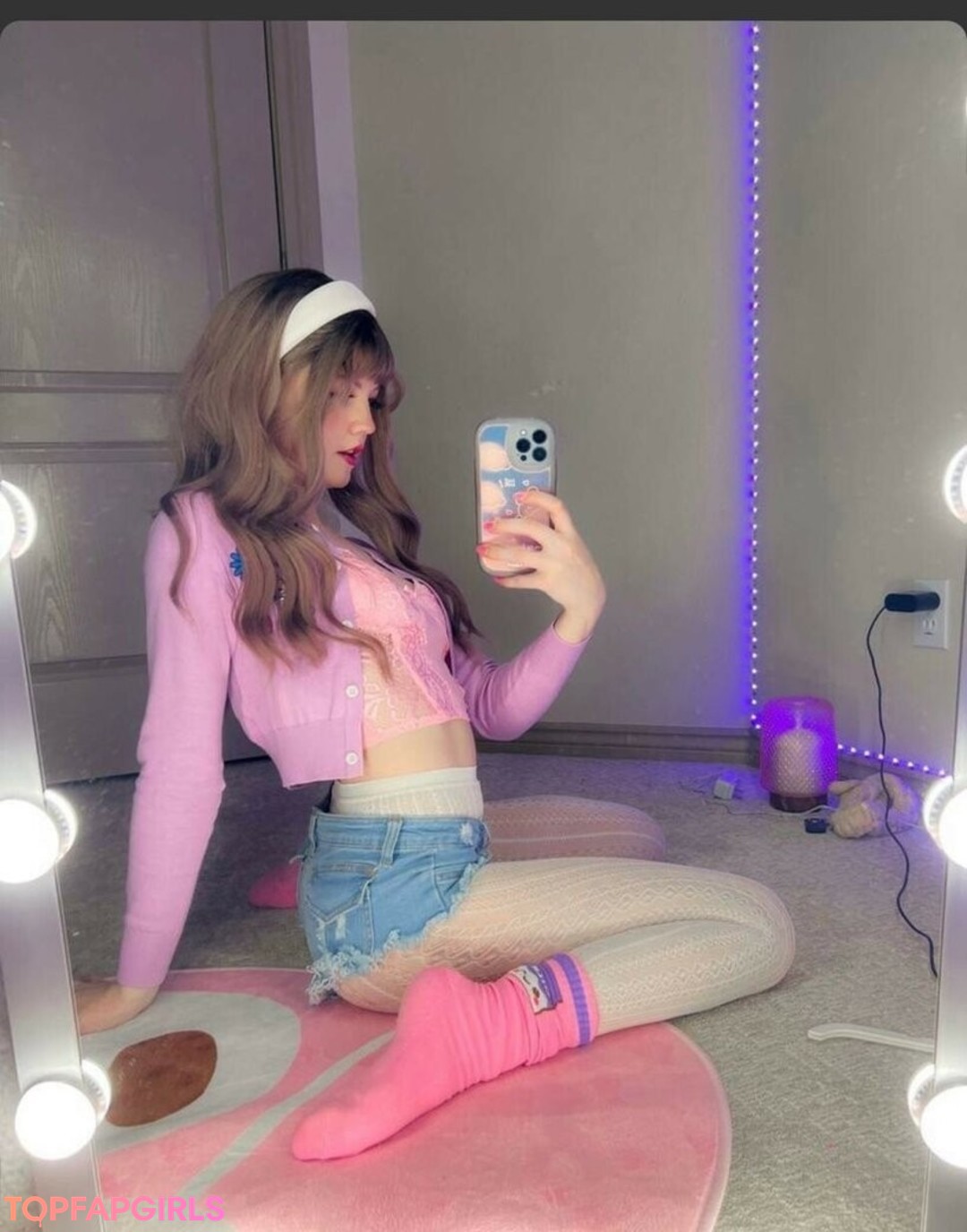 Naakte gelekte OnlyFans-foto van Strawbeariemilkk #1639