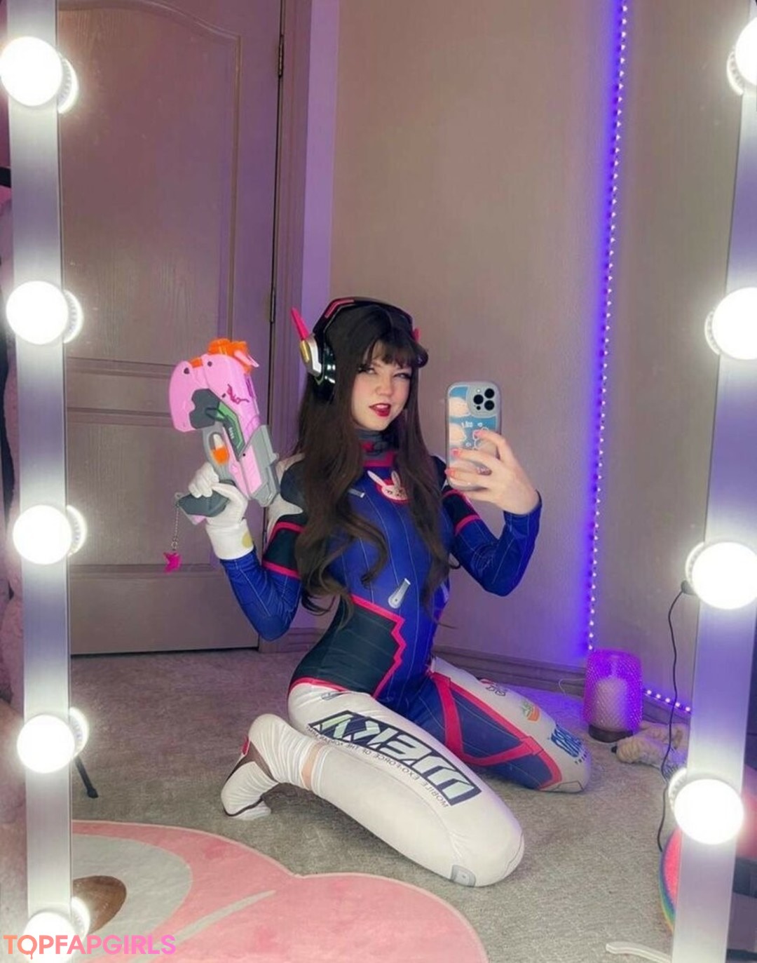 Naakte gelekte OnlyFans-foto van Strawbeariemilkk #1658