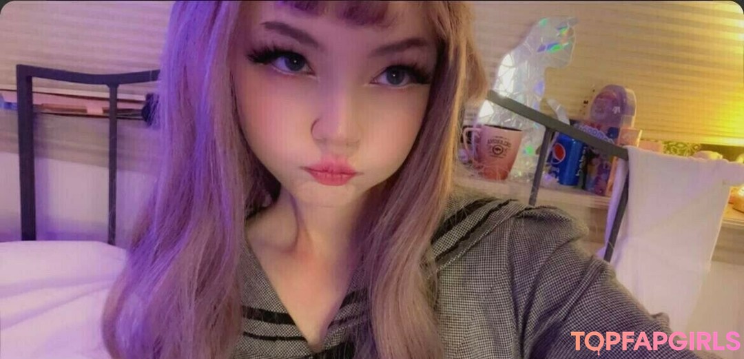 Naakte gelekte OnlyFans-foto van Strawbeariemilkk #1735