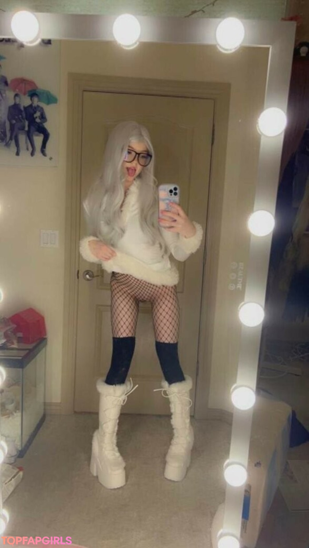 Naakte gelekte OnlyFans-foto van Strawbeariemilkk #1788