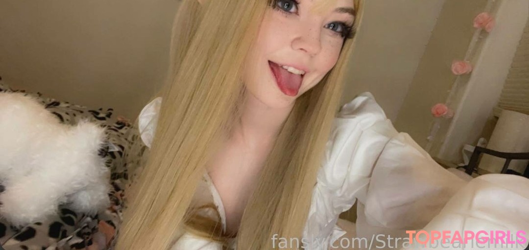 Naakte gelekte OnlyFans-foto van Strawbeariemilkk #1829