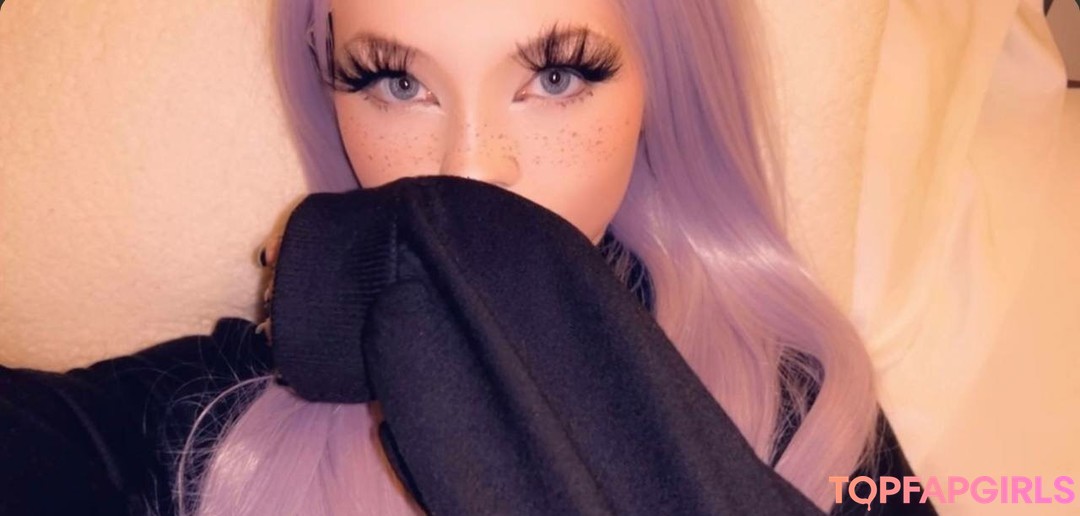 Naakte gelekte OnlyFans-foto van Strawbeariemilkk #1901