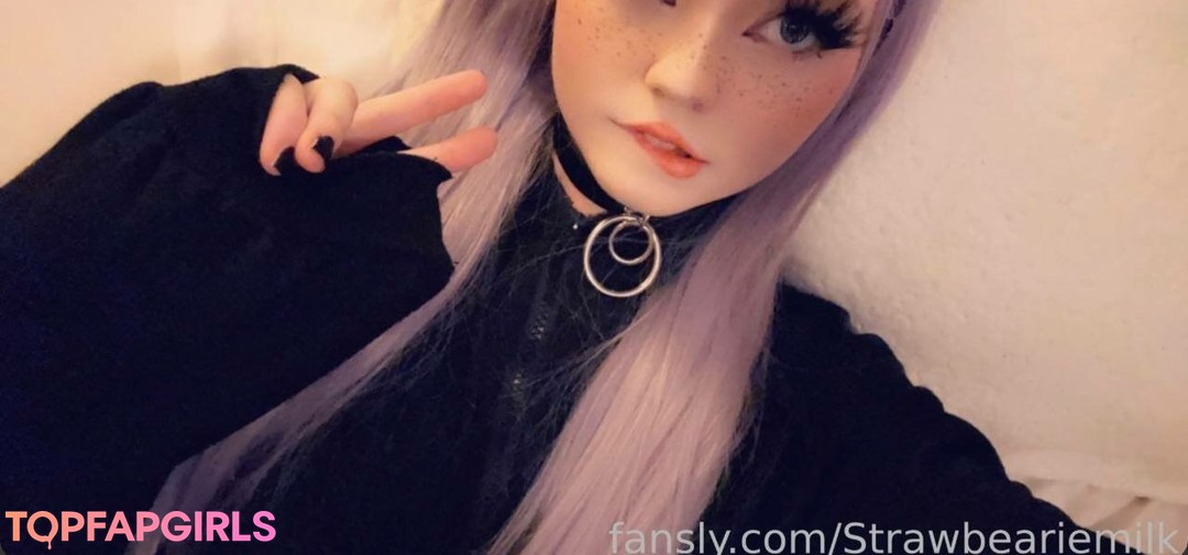 Naakte gelekte OnlyFans-foto van Strawbeariemilkk #1902