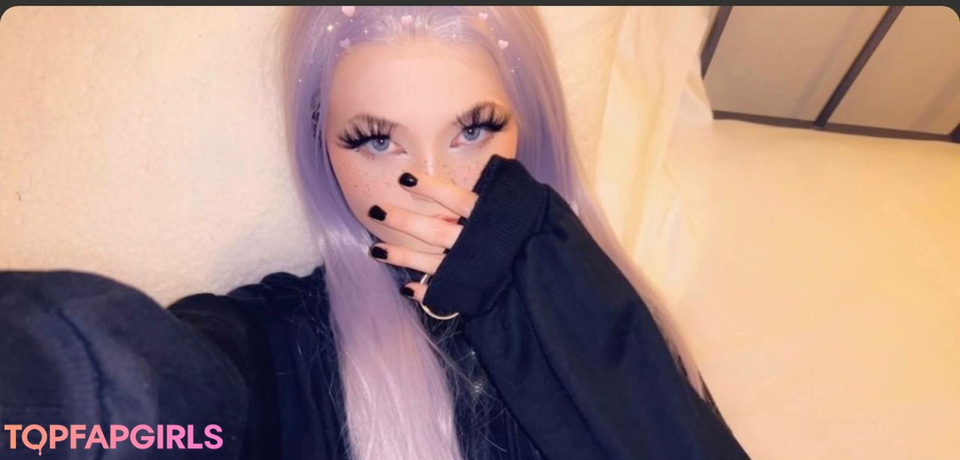 Naakte gelekte OnlyFans-foto van Strawbeariemilkk #1909