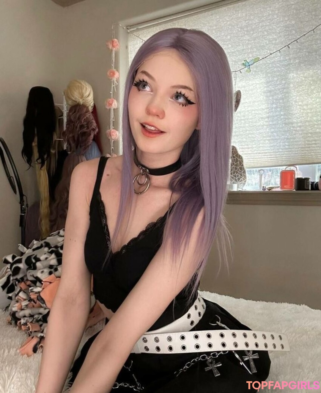 Naakte gelekte OnlyFans-foto van Strawbeariemilkk #2166