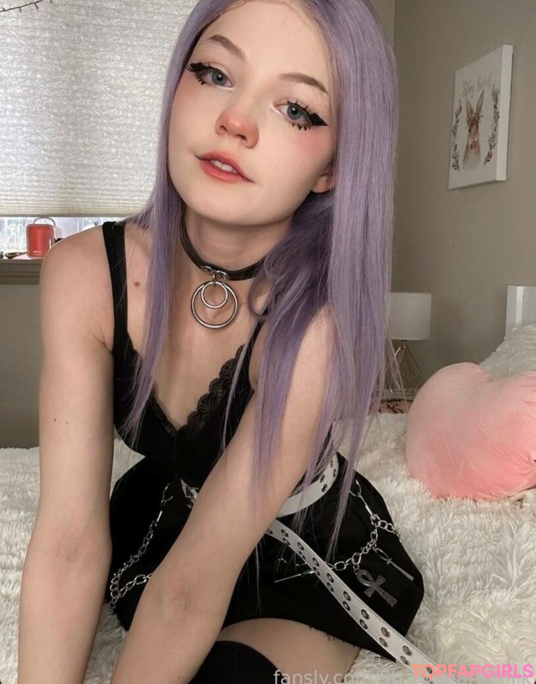 Naakte gelekte OnlyFans-foto van Strawbeariemilkk #2167