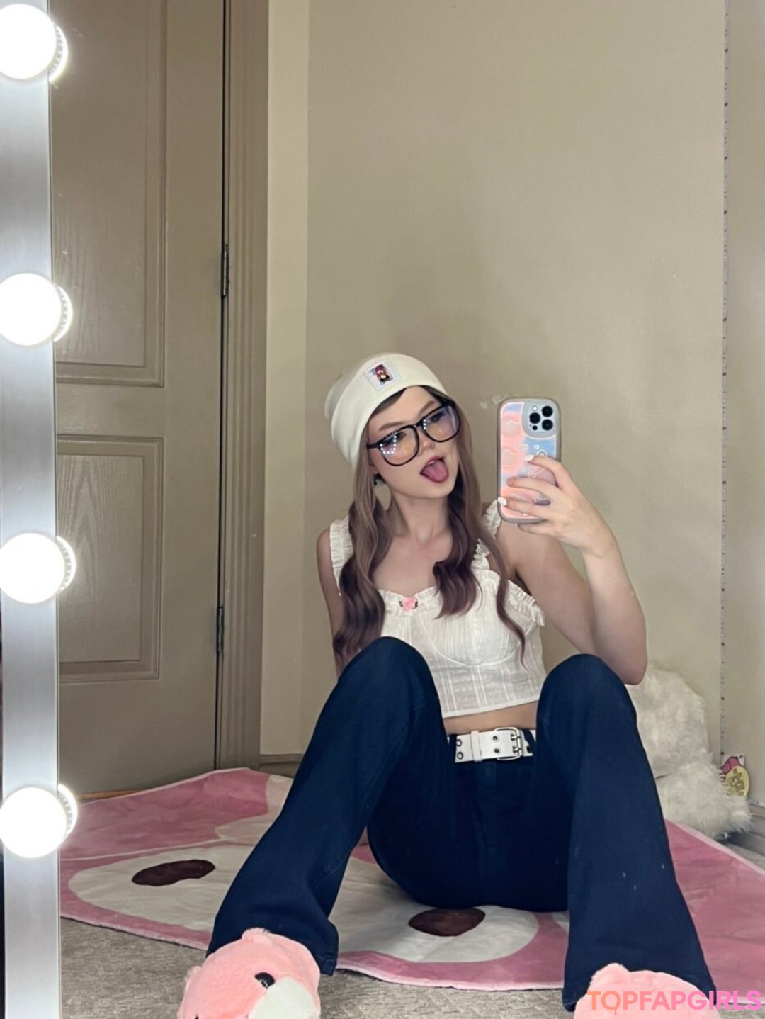 Naakte gelekte OnlyFans-foto van Strawbeariemilkk #512