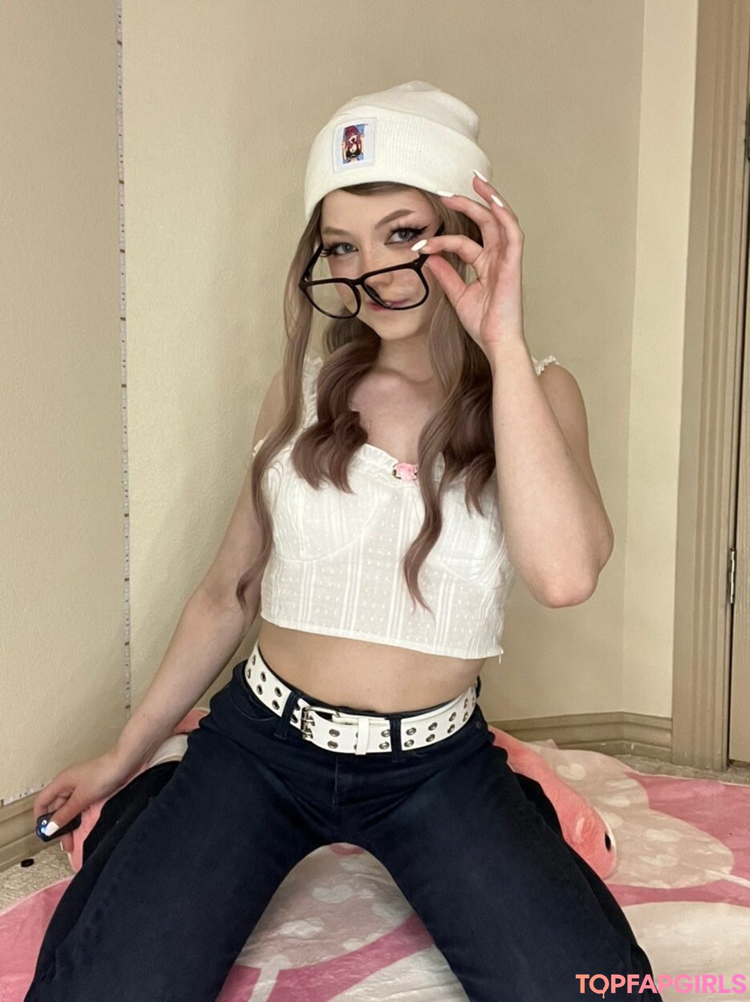 Naakte gelekte OnlyFans-foto van Strawbeariemilkk #528