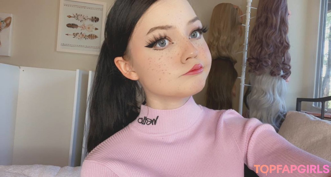 Naakte gelekte OnlyFans-foto van Strawbeariemilkk #561