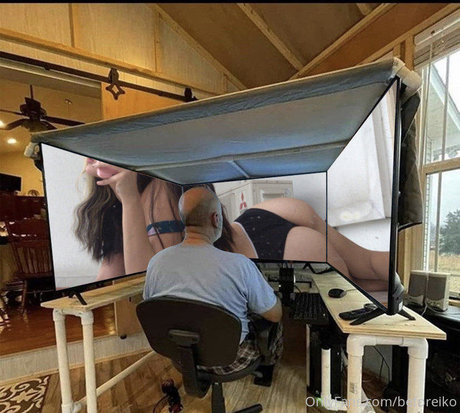 Naakte gelekte OnlyFans-foto van Beforeiko