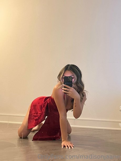 Naakte gelekte OnlyFans-foto van Madison Jane