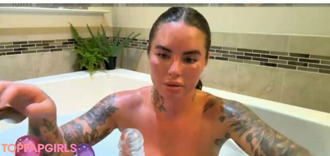 Naakte gelekte OnlyFans-foto van Christy Mack #1045